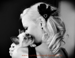 The Beautiful Catwoman feat. Pauliina, Mikki and the catcrew !