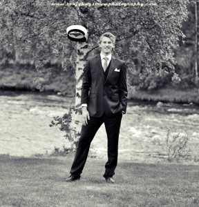 Yo-photoshooting by the river.